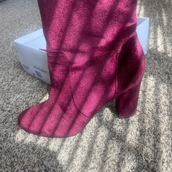 Madden Girl - Picture 2 of 2